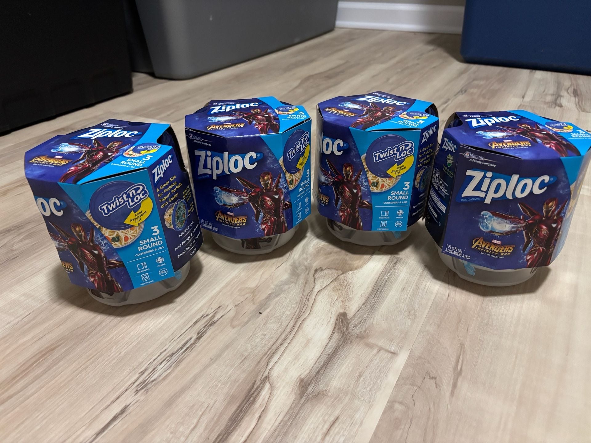 Ziploc Twist N Loc Avengers Small Containers Lot of 4 1