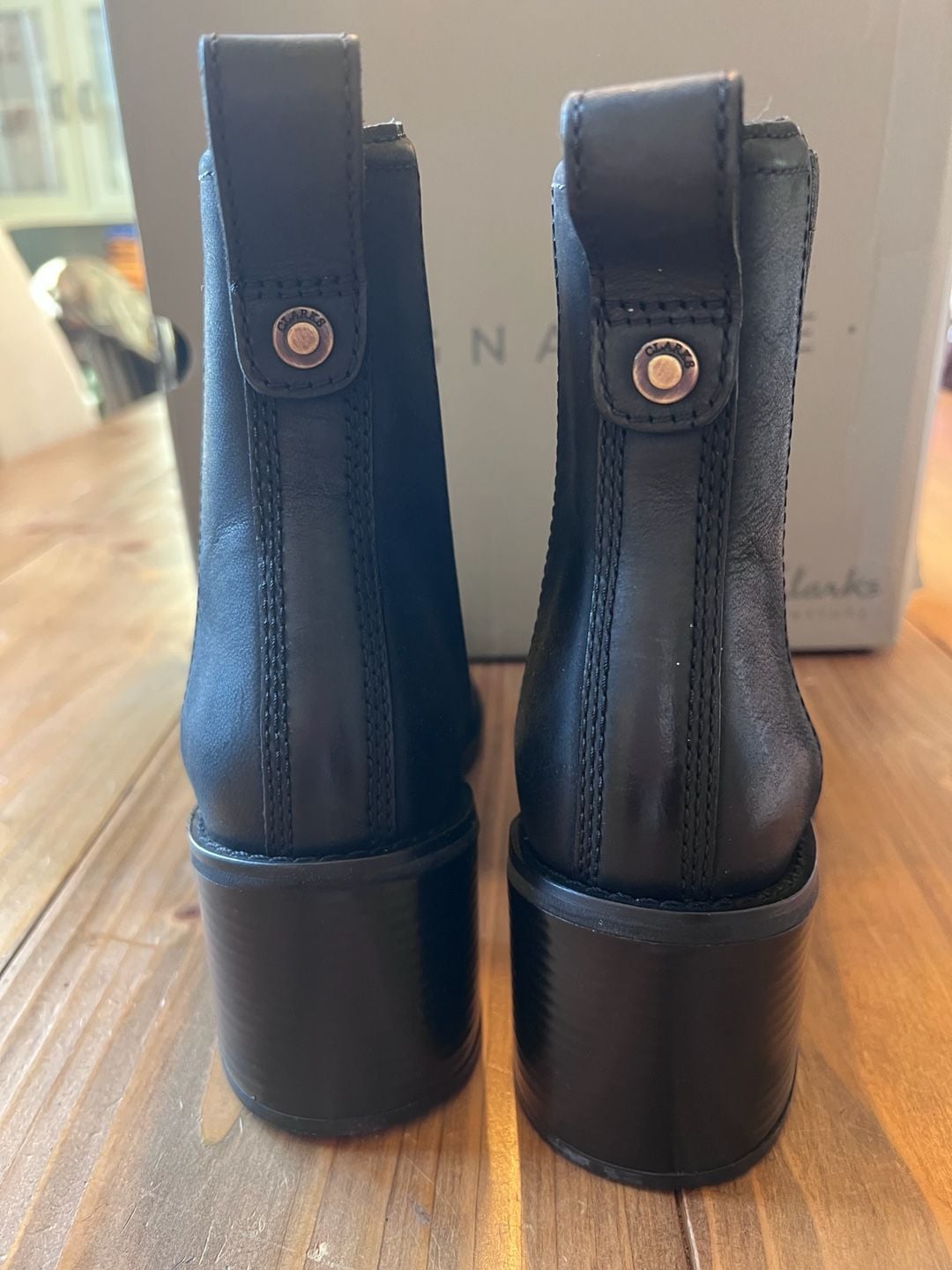 Clarks Chamberly Top Chelsea Boots Size 10M Black Leather 4