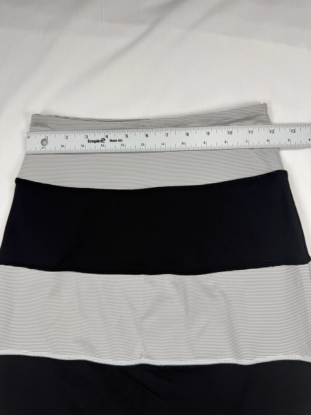 Lululemon Yoga Over Skirt Size 4 Wee Stripe Black Grey 3
