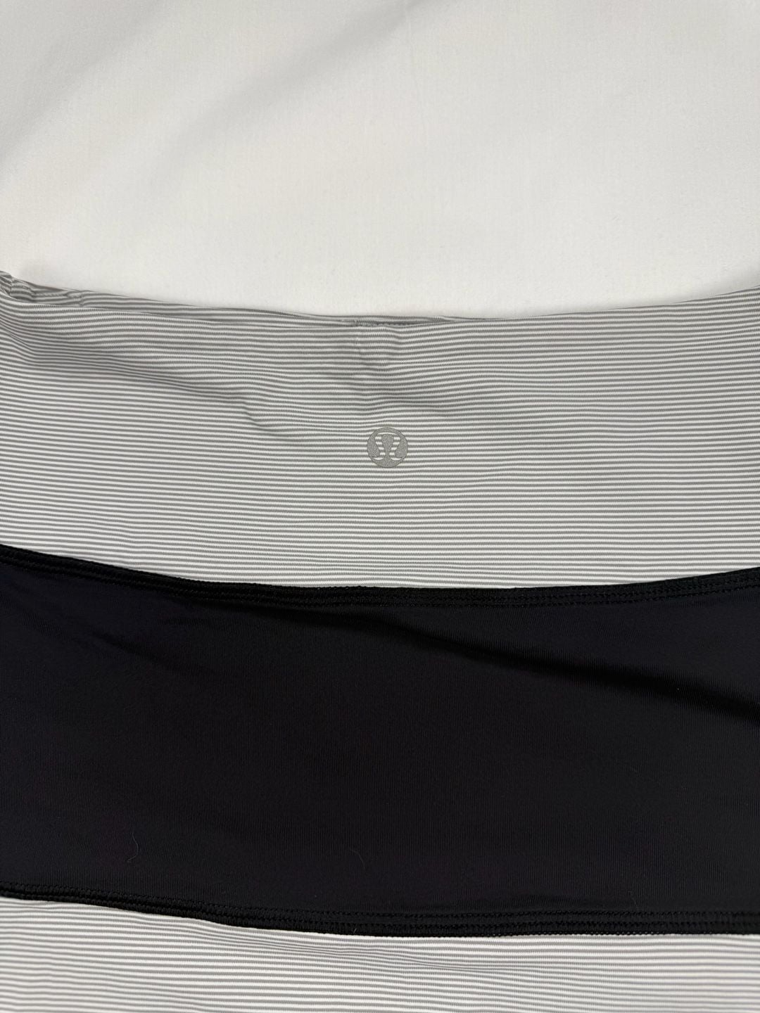 Lululemon Yoga Over Skirt Size 4 Wee Stripe Black Grey 4