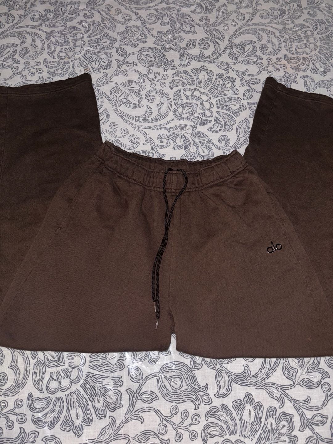 Alo Yoga Accolade Straight Leg Sweatpants Size M Dark Chocolate Brown 2