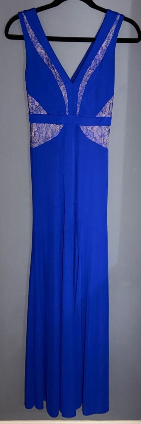 BCBGMAXAZRIA Royal Blue Lace V-Neck Mermaid Maxi Gown Homecoming 2