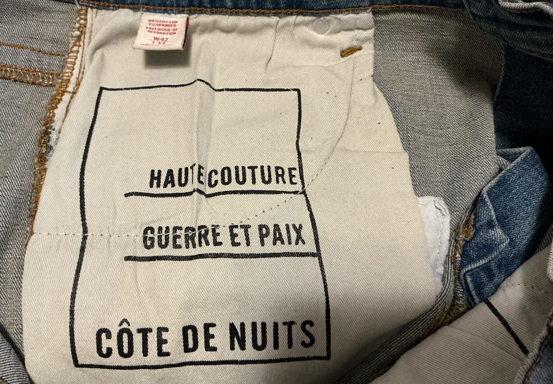 Côte de Nuits Guerre et Paix Distressed Utility Cargo Jeans 10
