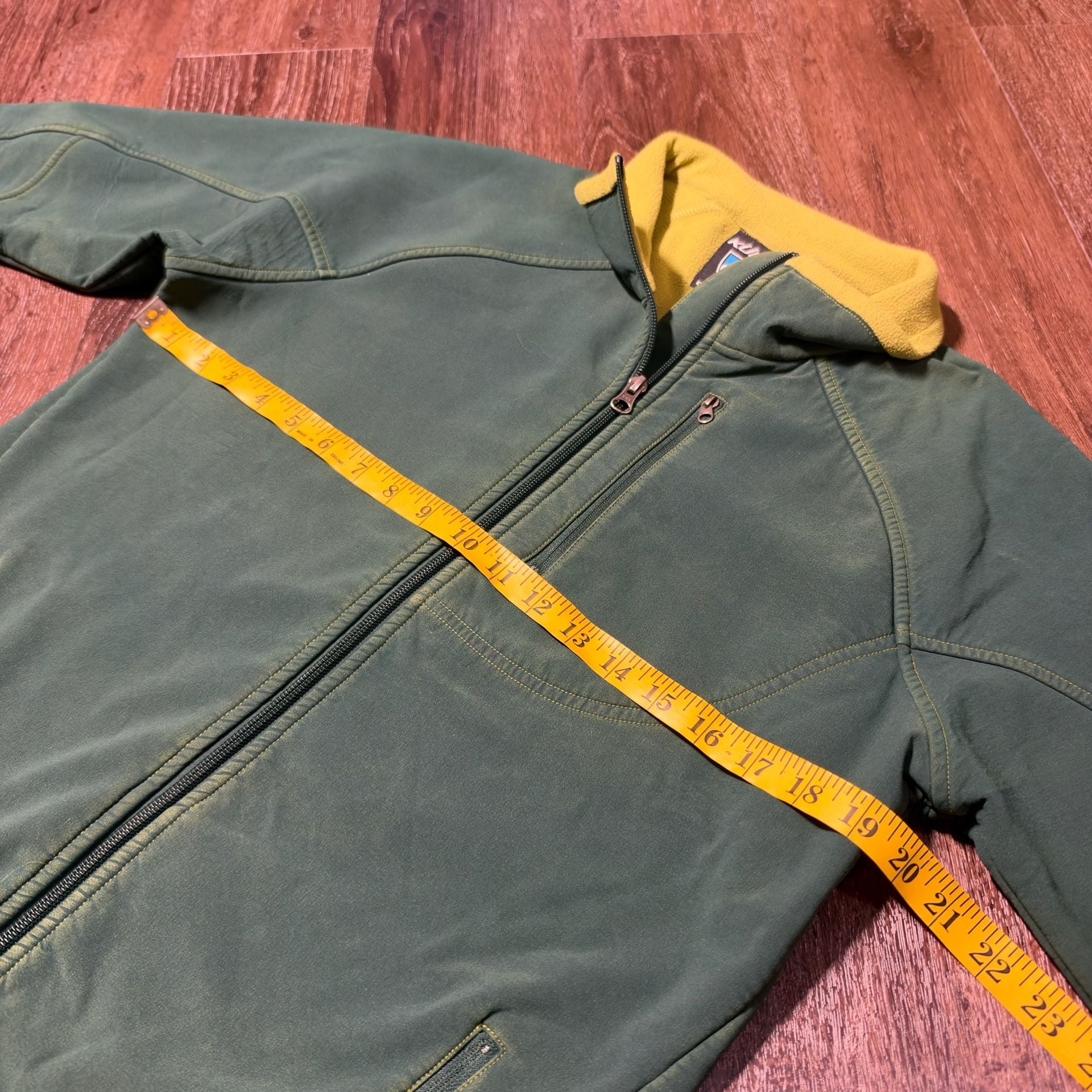Essential Kühl Full Zip Softshell Jacket Size M Green Yellow Fleece Outerwear 4