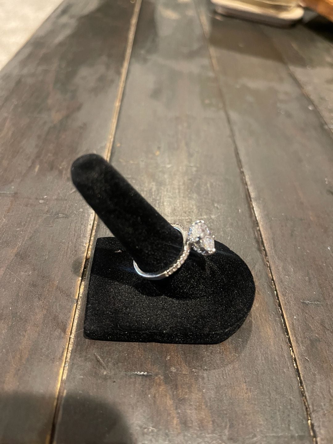 Unbranded Oval Solitaire Ring Silver S925 3