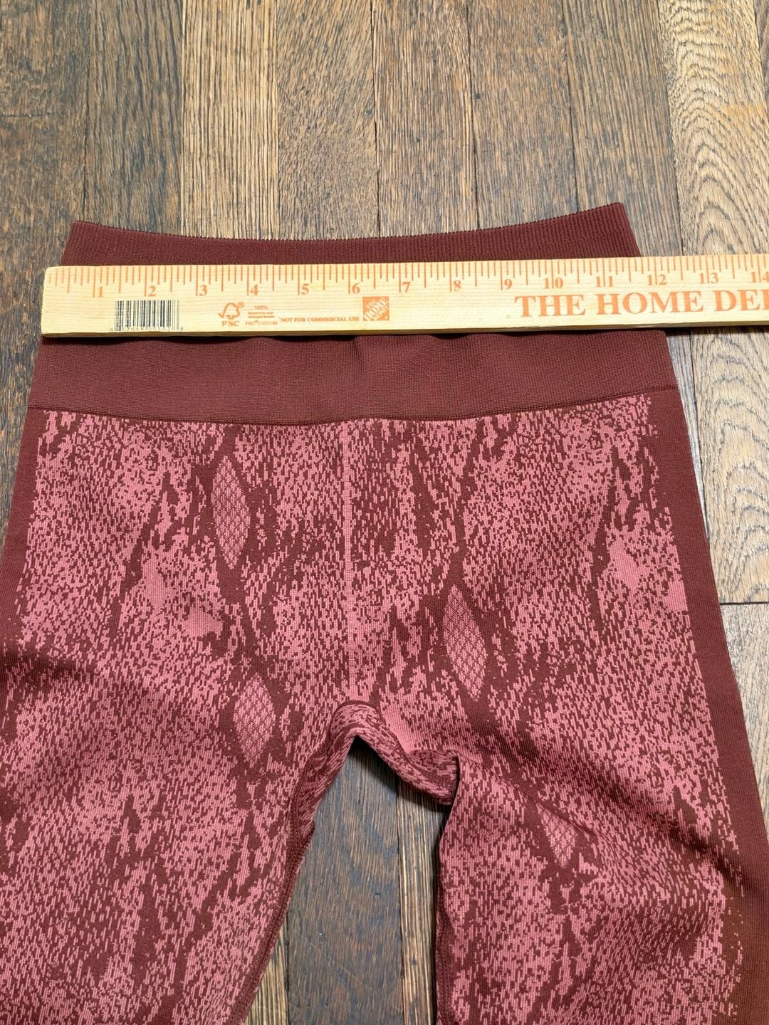 Fabletics High-Waisted Seamless Snakeskin 7/8 Leggings Red Burgundy Small 3