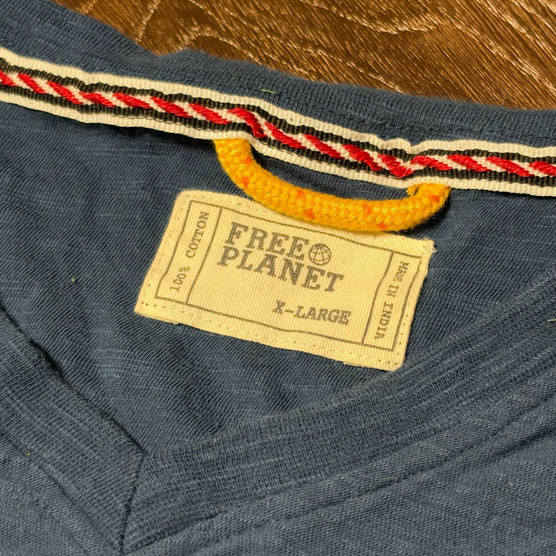 Essential Free Planet T-Shirt Size X-Large Blue Printed Pocket 3