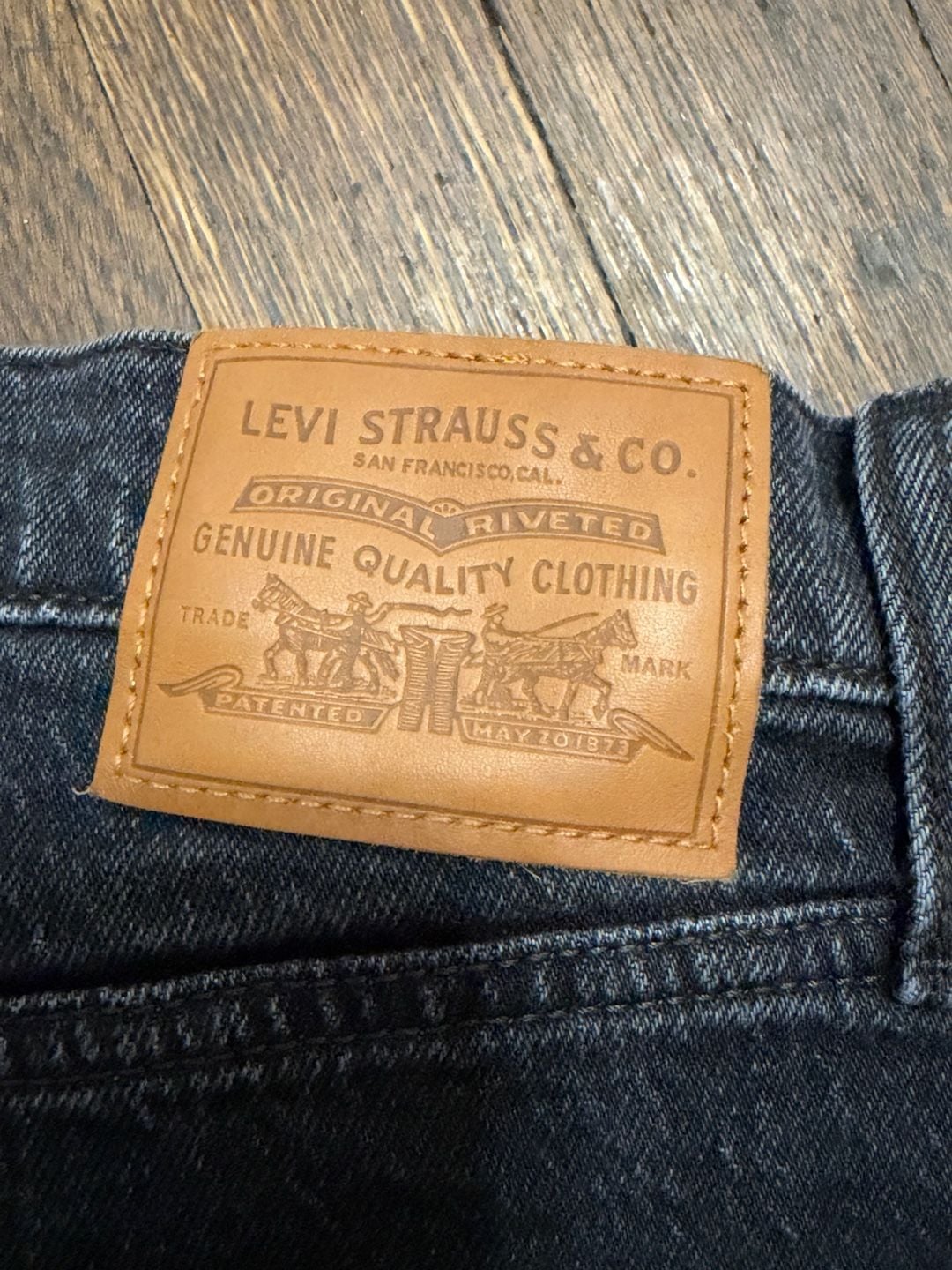 Levi's Ribcage Straight Ankle Jeans Size 31x29 Black Denim 12