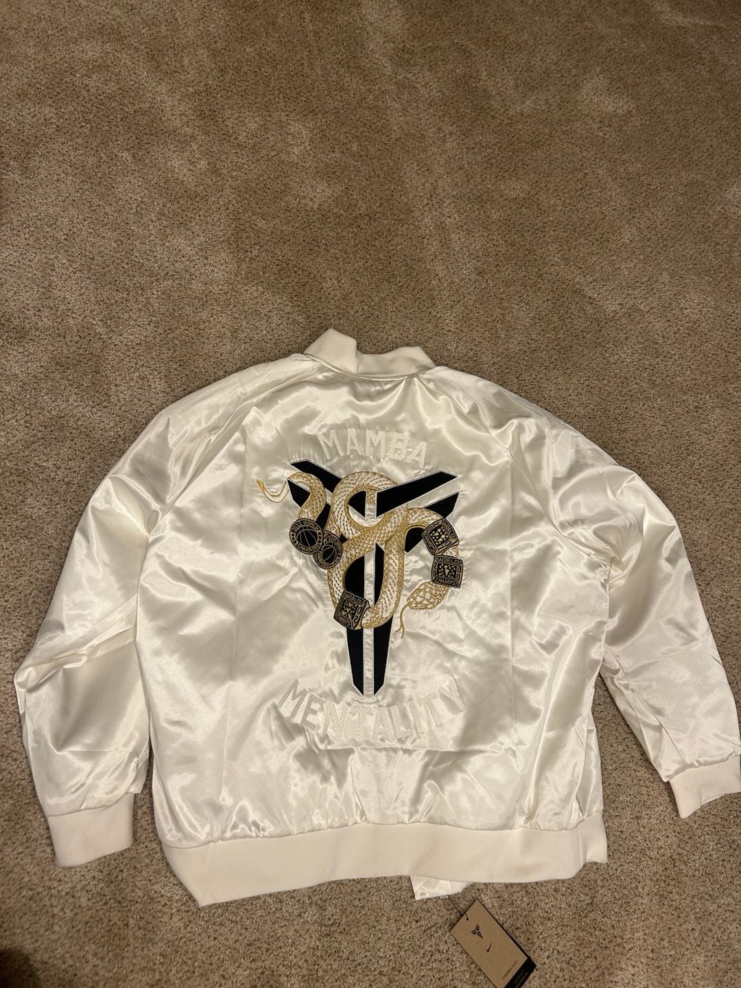 Nike Kobe Year of Mamba Satin Jacket Sail 3