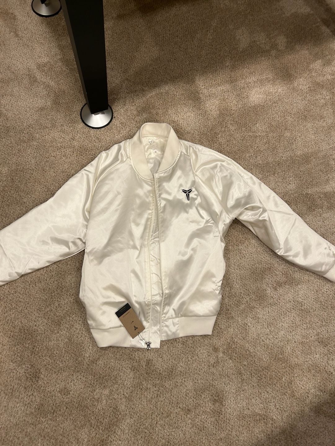 Nike Kobe Year of Mamba Satin Jacket Sail 4
