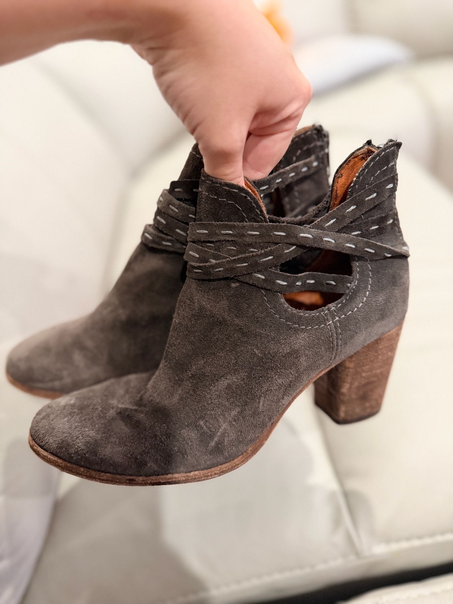Frye Naomi Pickstitch Shootie Size 6 B Gray Suede Boots 4