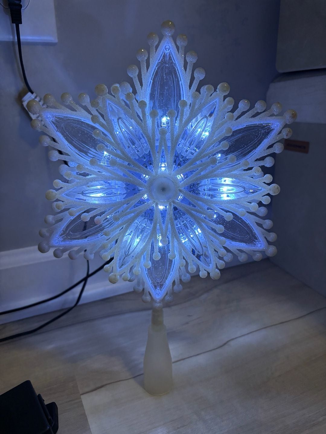 Holiday Time LED Snowflake Christmas Tree Topper 2