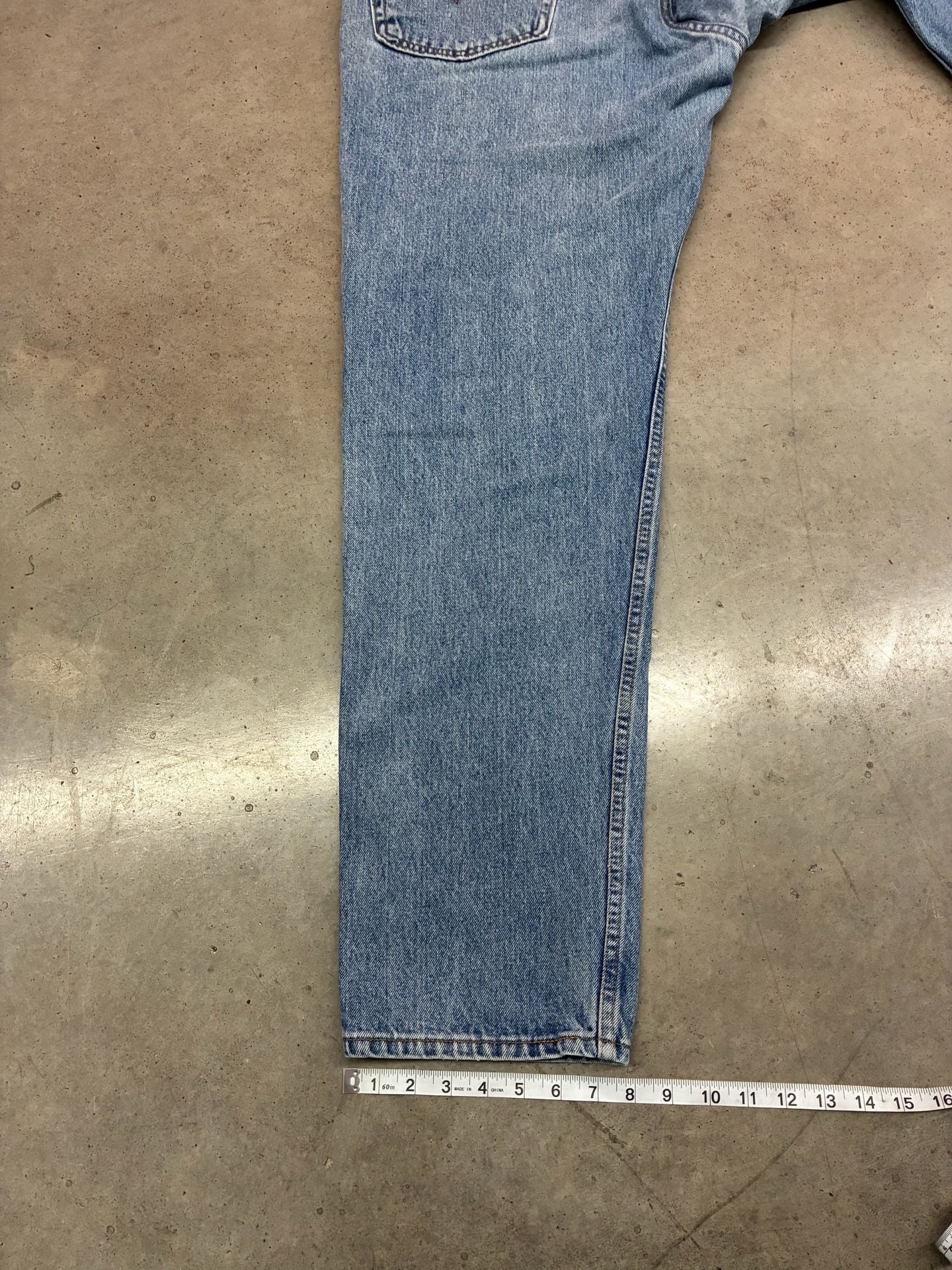 Levi's 550 Relaxed Fit Jeans Size 38x34 Medium Wash Made in USA 9