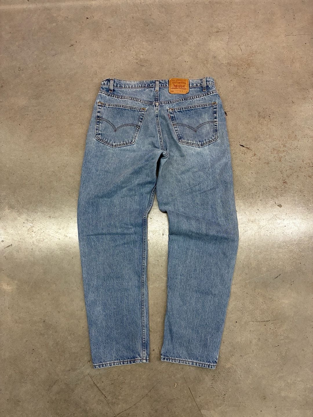 Levi's 550 Relaxed Fit Jeans Size 38x34 Medium Wash Made in USA 11