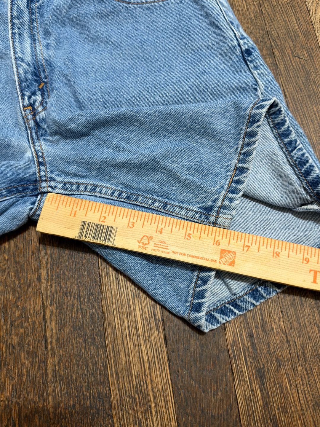  Vintage 90’s Levi's Relaxed Fit Size 7 Jr. Light Wash Denim Shorts 100% Cotton 7