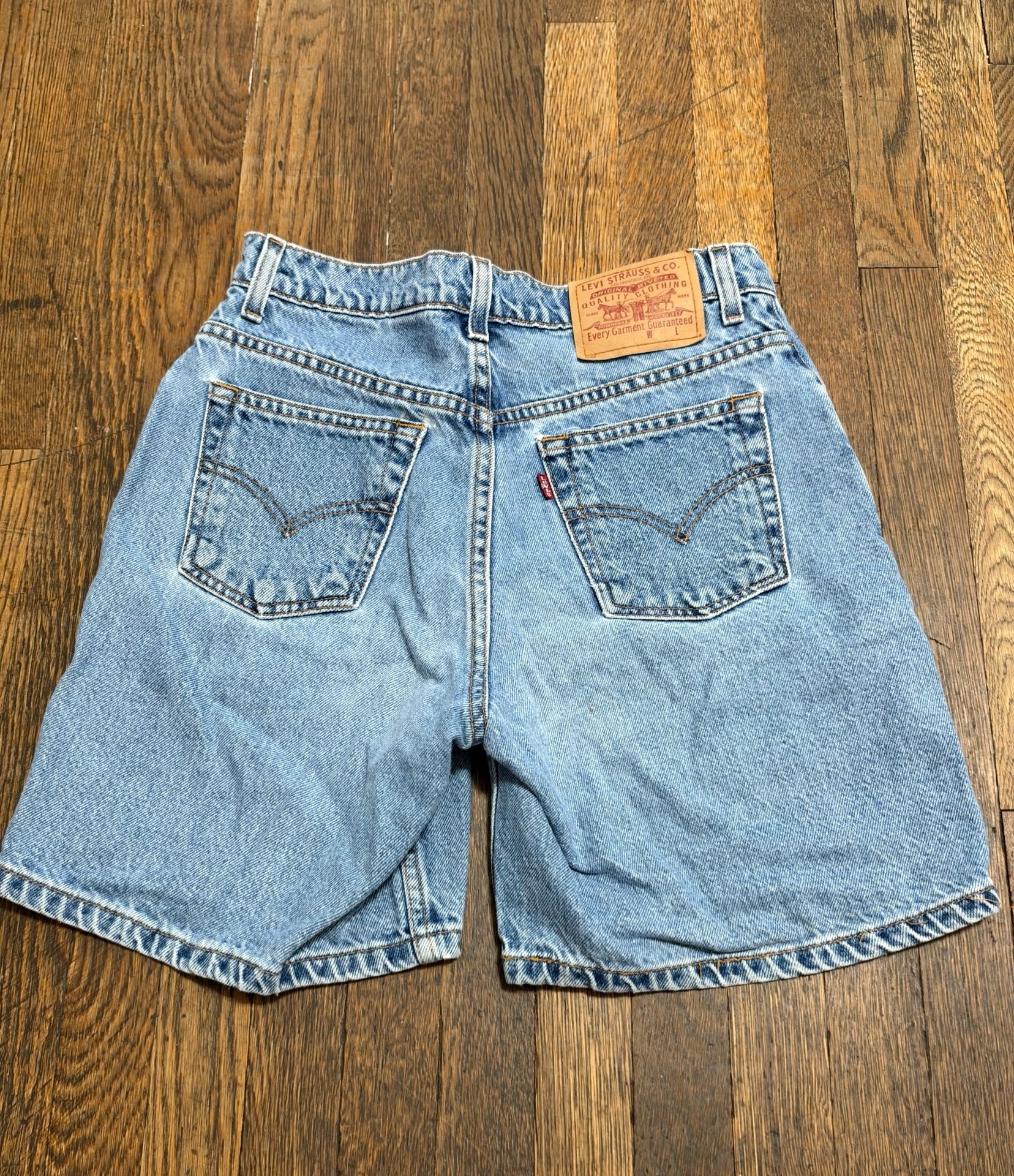  Vintage 90’s Levi's Relaxed Fit Size 7 Jr. Light Wash Denim Shorts 100% Cotton 8