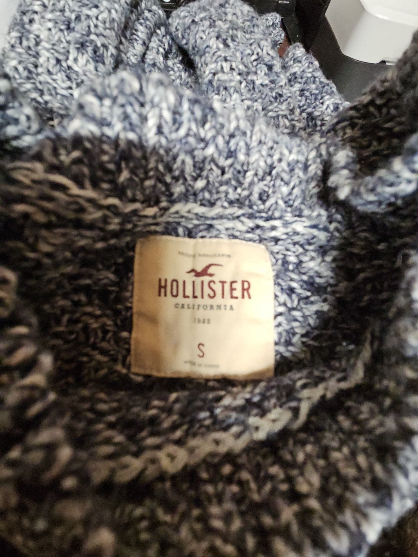 (545) Hollister Cable Knit Sweater Size S Blue Speckled 7