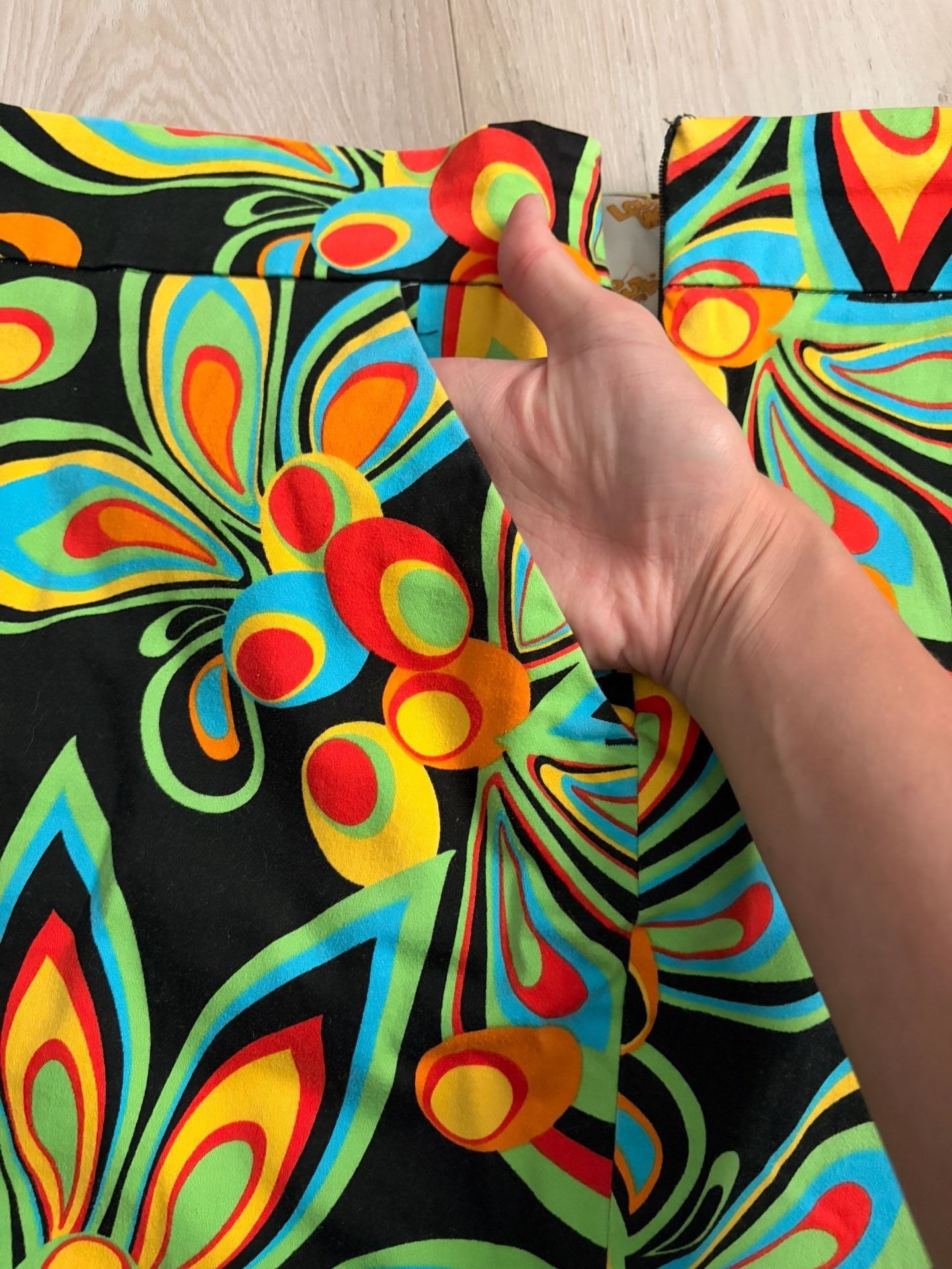 Loudmouth Shagadelic Black Skirt Size 14 7