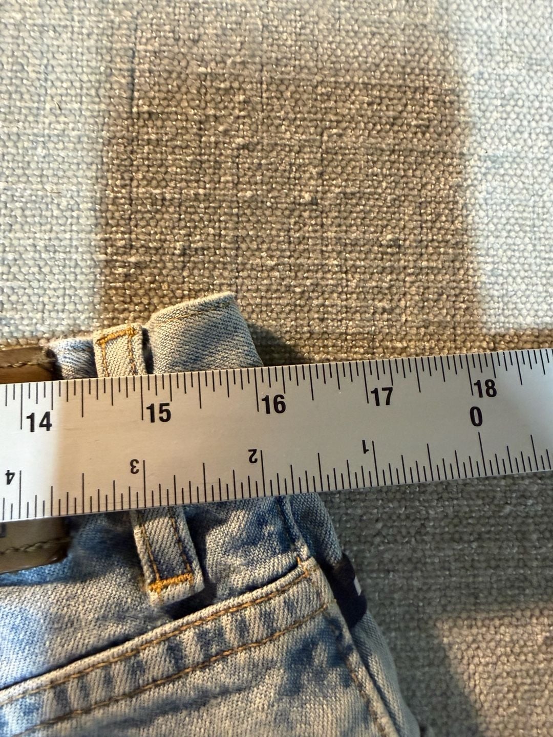 Tommy Hilfiger Denim Shorts Size 34 Light Wash Jorts 8