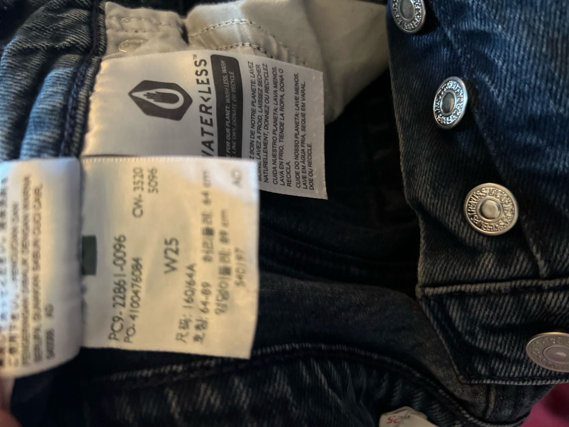 Levi's Wedgie Straight Jeans Size 25 Black Raw Hem High Rise 8