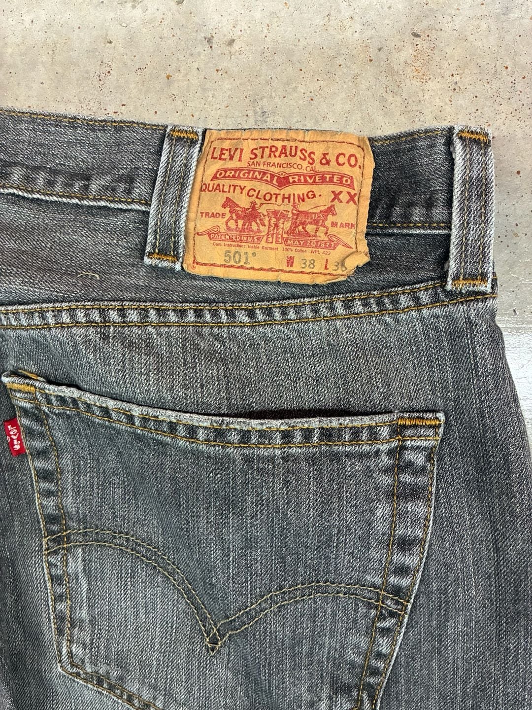 Levi's 501 Straight Leg Jeans Size 38x30 Gray Button Fly Denim Pants 9