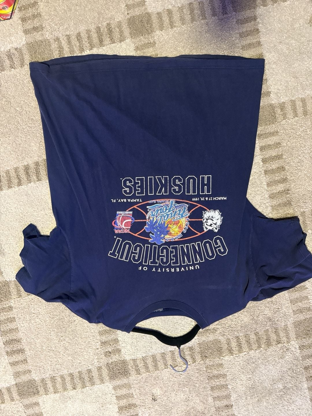 Vintage University of Connecticut Huskies 1999 Final Four T-Shirt Large Blue 2