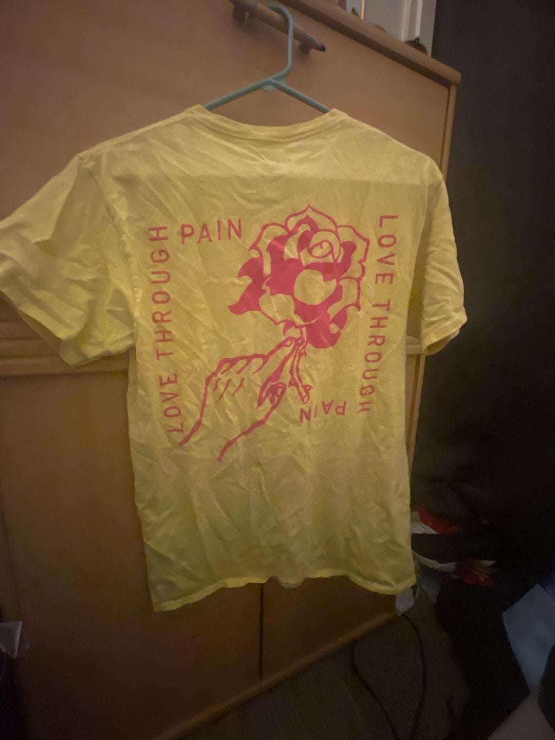 Empyre Love Through Pain Graphic T-Shirt Size Medium Yellow Rose Skater 4