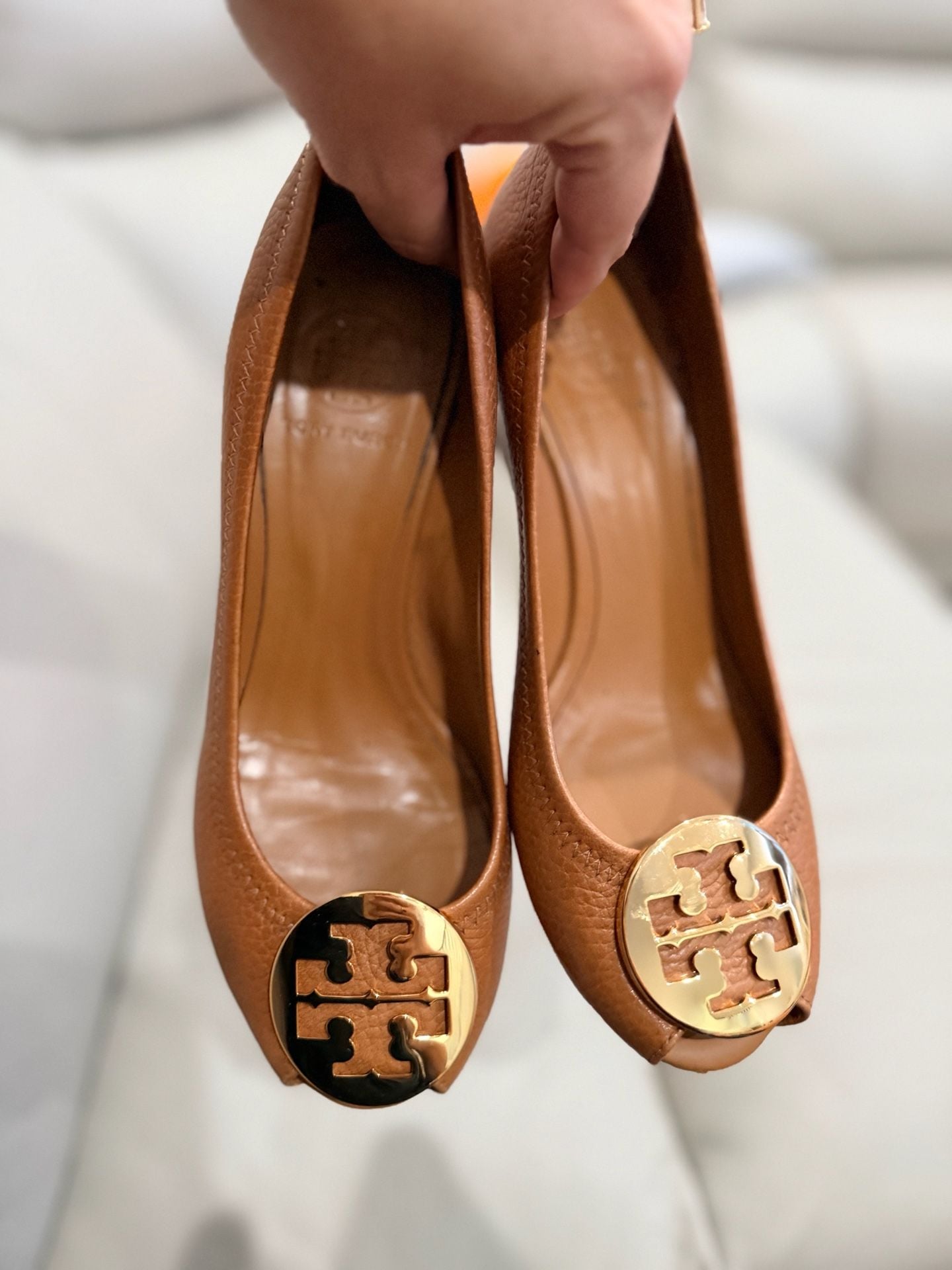 Tory Burch Sally 2 Wedge Size 6M Brown Leather Peep-Toe Gold Logo 2