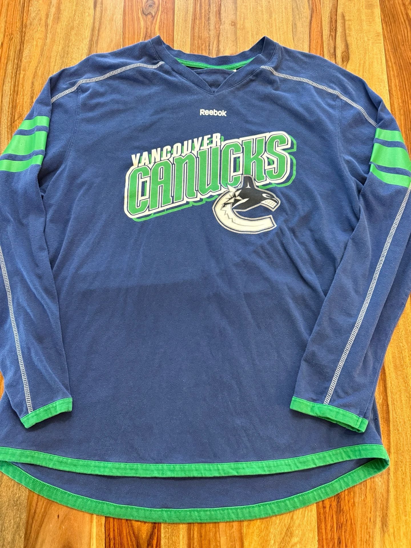 Y2K Reebok Vancouver Canucks Long Sleeve Shirt Blue 2