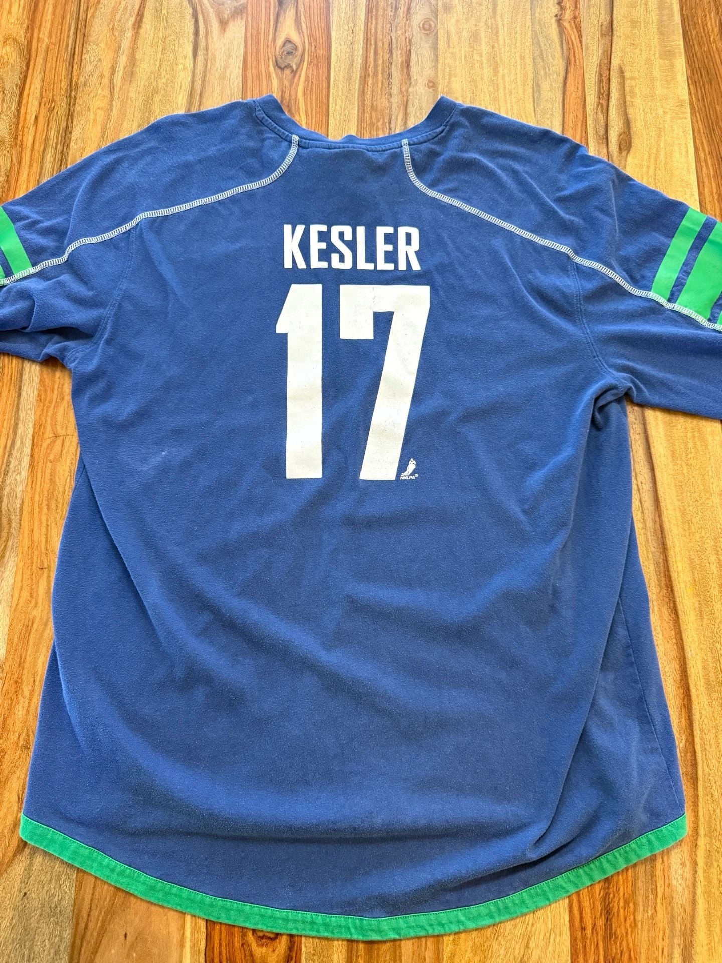Y2K Reebok Vancouver Canucks Long Sleeve Shirt Blue 6
