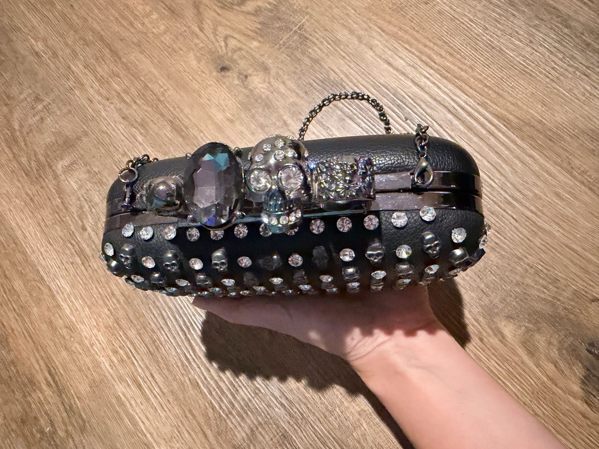 Akira Rocky Knuckles Stud Clutch Black 4