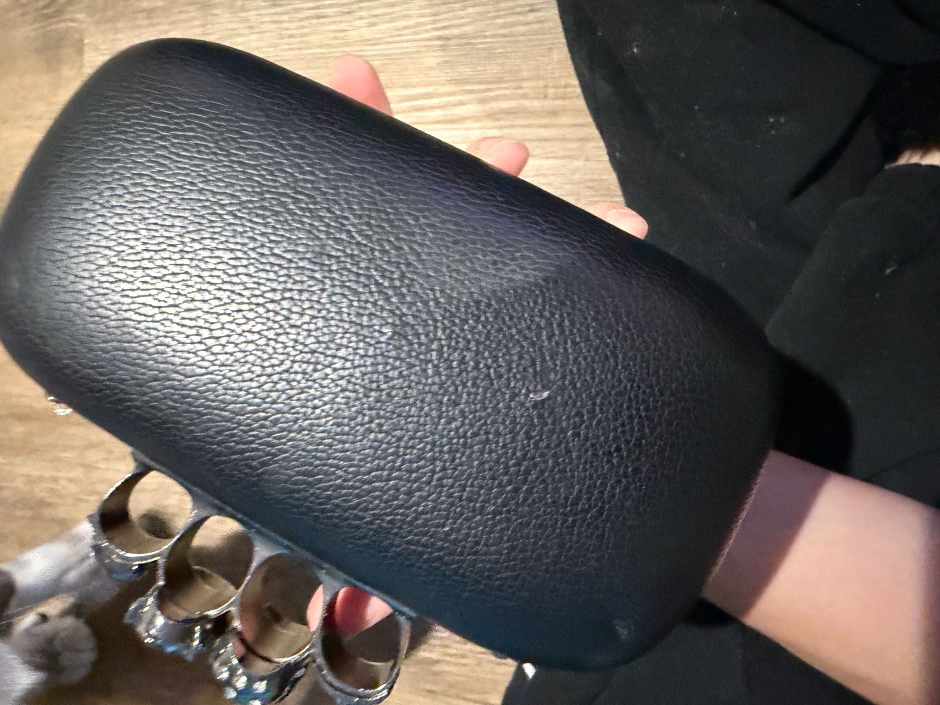 Akira Rocky Knuckles Stud Clutch Black 5