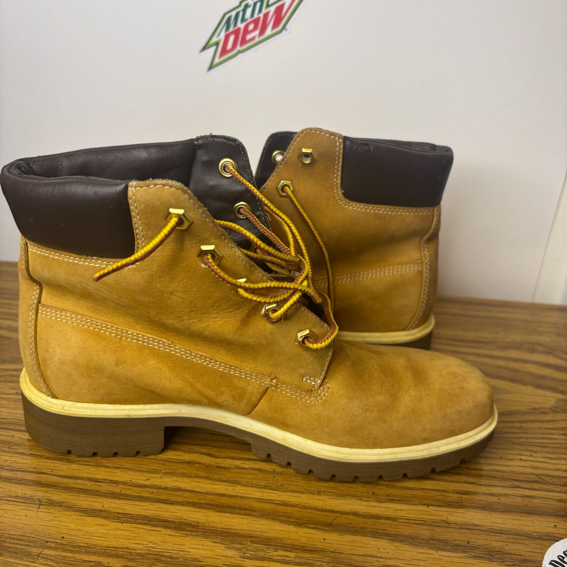 Timberland Women's Size 8 1/2 Premium 6-Inch Waterproof Boots Wheat Nubuck 8