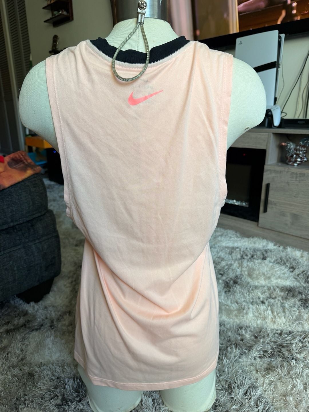 Nike Fast Bold Beautiful Athlete Muscle Tank Top Size S Peach 4