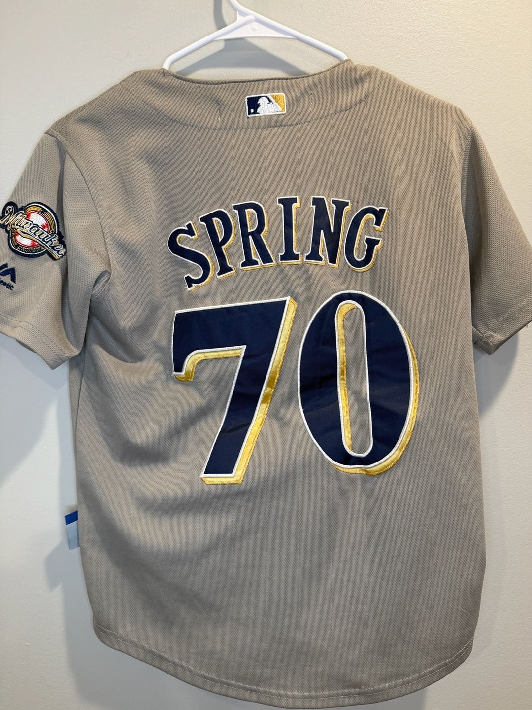 Majestic Milwaukee Brewers Baseball Jersey Size youth M Gray Spring 70 3