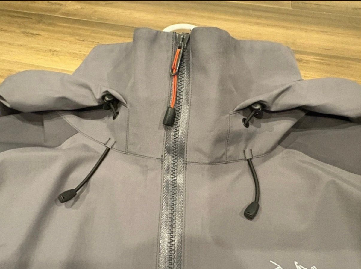 Arcteryx Alpha SV Jacket Size L/G Grey Gore-Tex 7