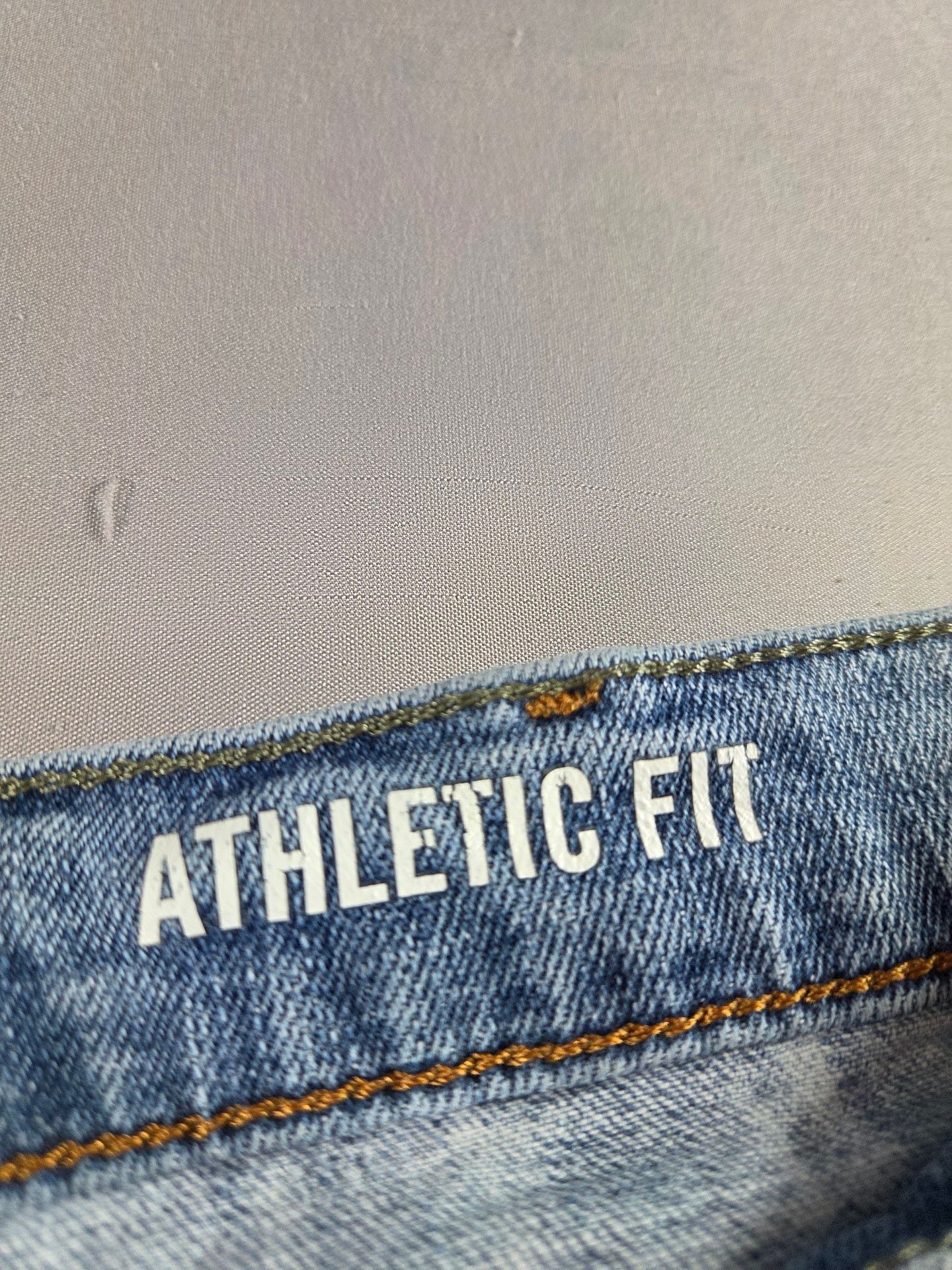Wrangler Athletic Fit Jeans Light Wash Blue Denim 9