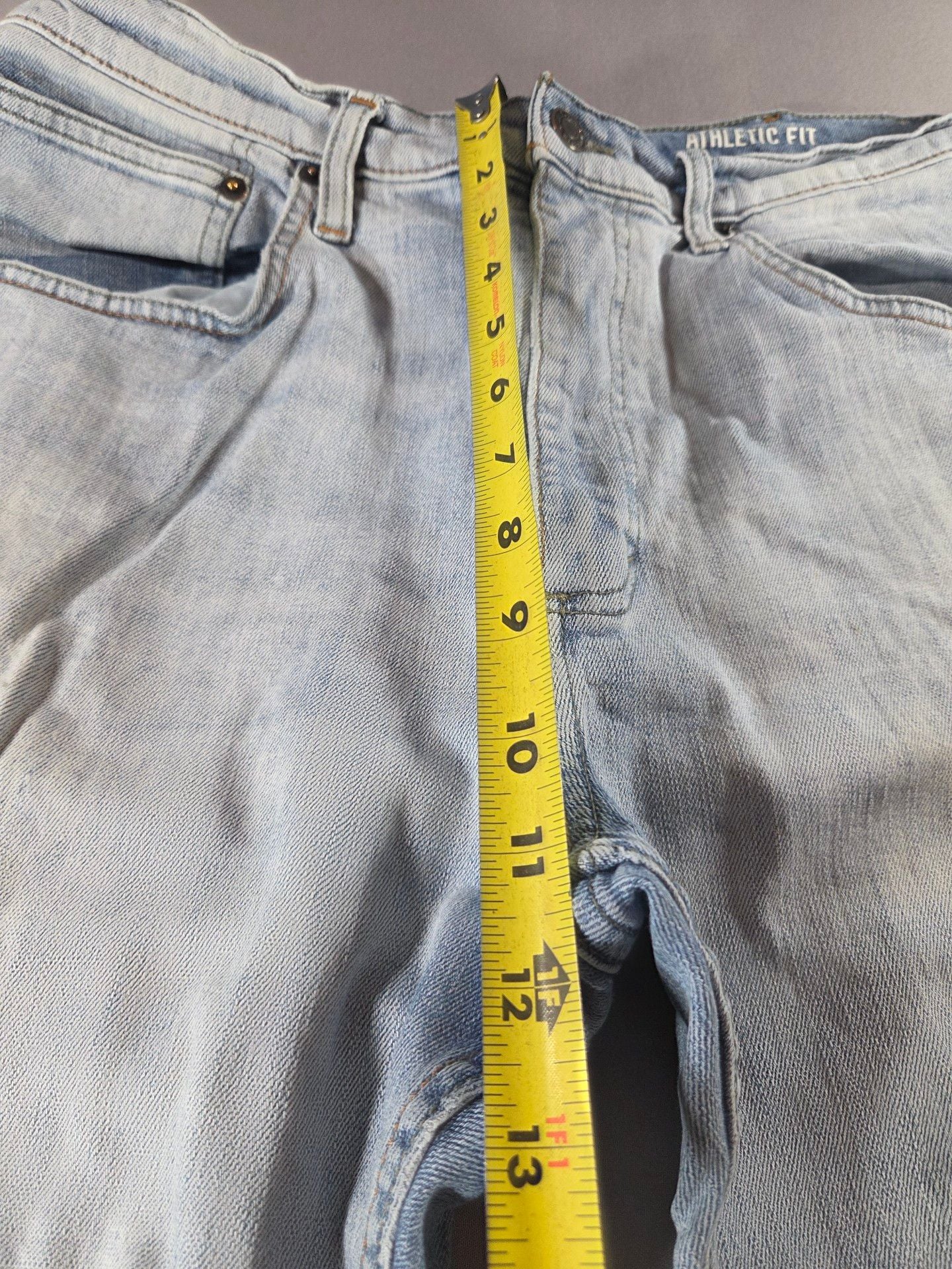 Wrangler Athletic Fit Jeans Light Wash Blue Denim 13