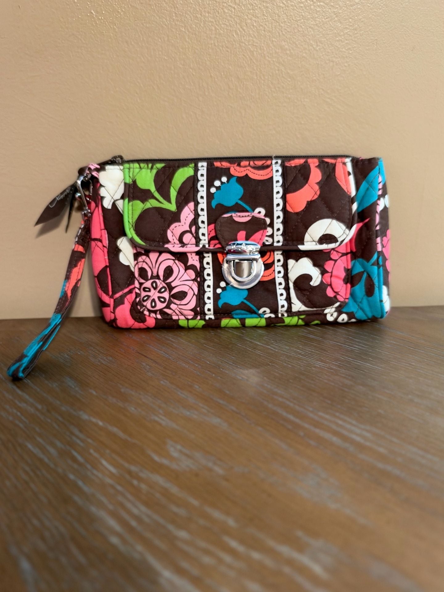 Vera Bradley Lola Floral Quilted Pushlock Wristlet Wallet Purse 3