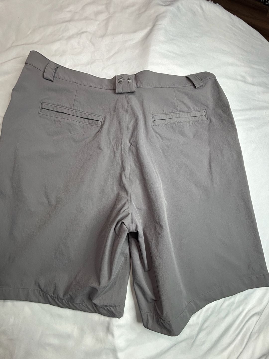 Under Armour Shorts Size 40R Gray 3