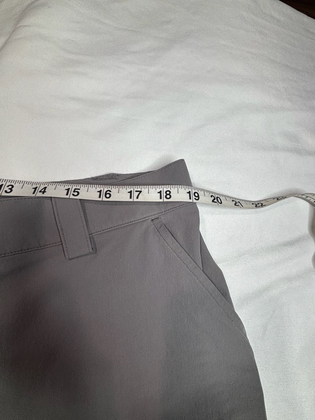 Under Armour Shorts Size 40R Gray 8