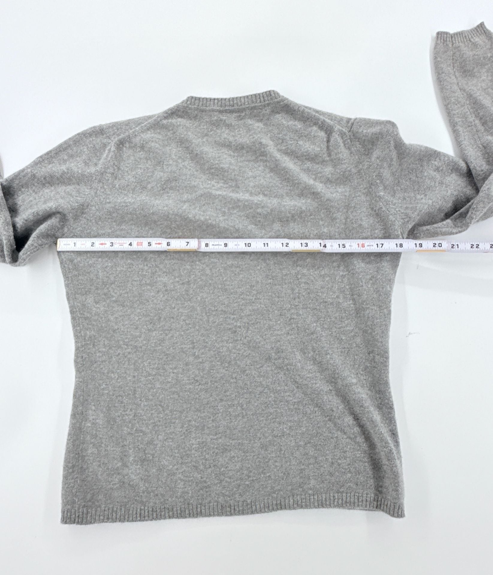Barneys New York V-Neck Cashmere Sweater Gray 6