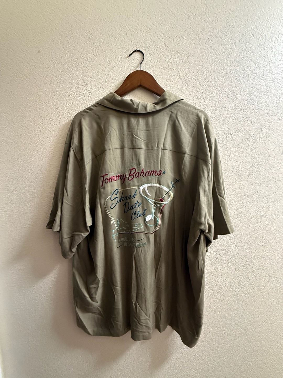 Tommy Bahama Silk Camp Shirt Size XL Green Short Sleeve 8
