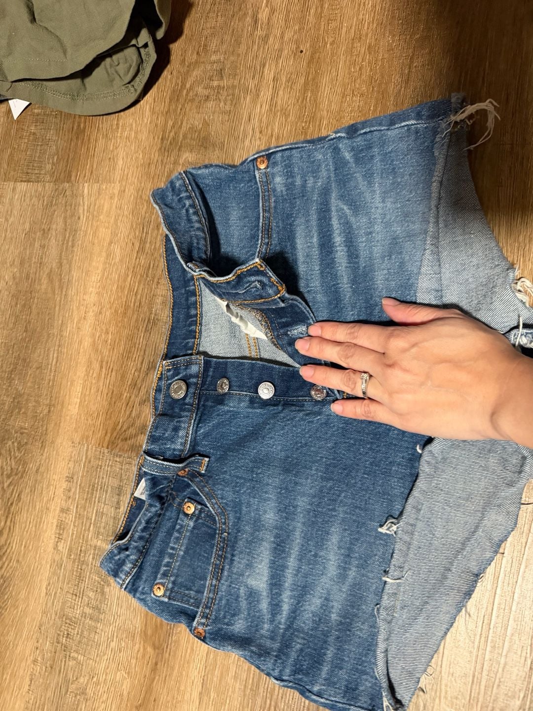 Levi's 501 Cut-Off Denim Shorts Size W27 Blue Distressed 2