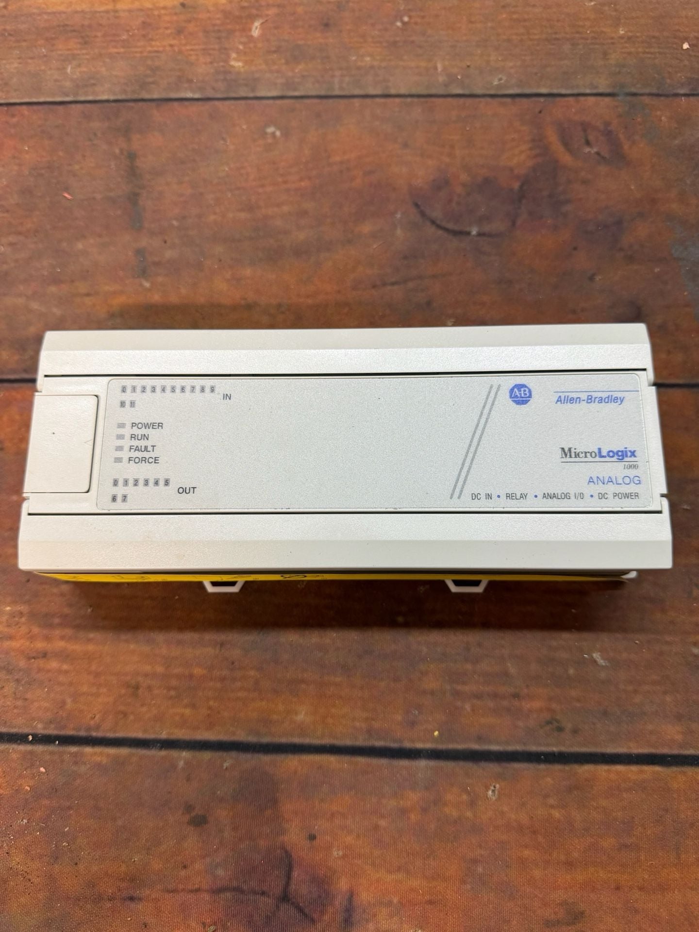 Allen-Bradley MicroLogix 1000 1761-L20BWB-5A PLC Controller 1