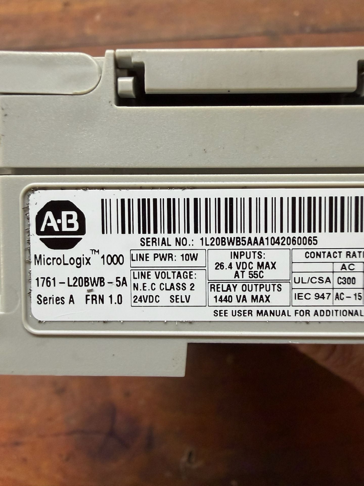 Allen-Bradley MicroLogix 1000 1761-L20BWB-5A PLC Controller 3