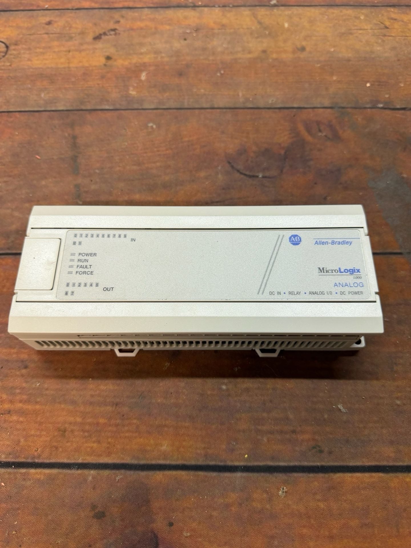 Allen-Bradley MicroLogix 1000 1761-L20BWB-5A PLC Controller 5