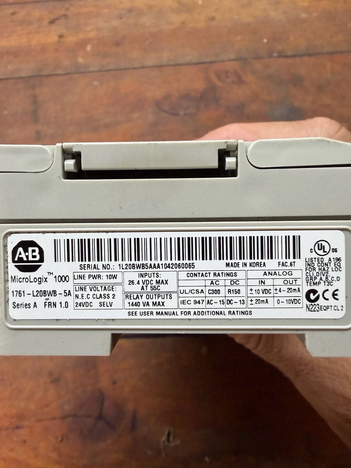 Allen-Bradley MicroLogix 1000 1761-L20BWB-5A PLC Controller 6