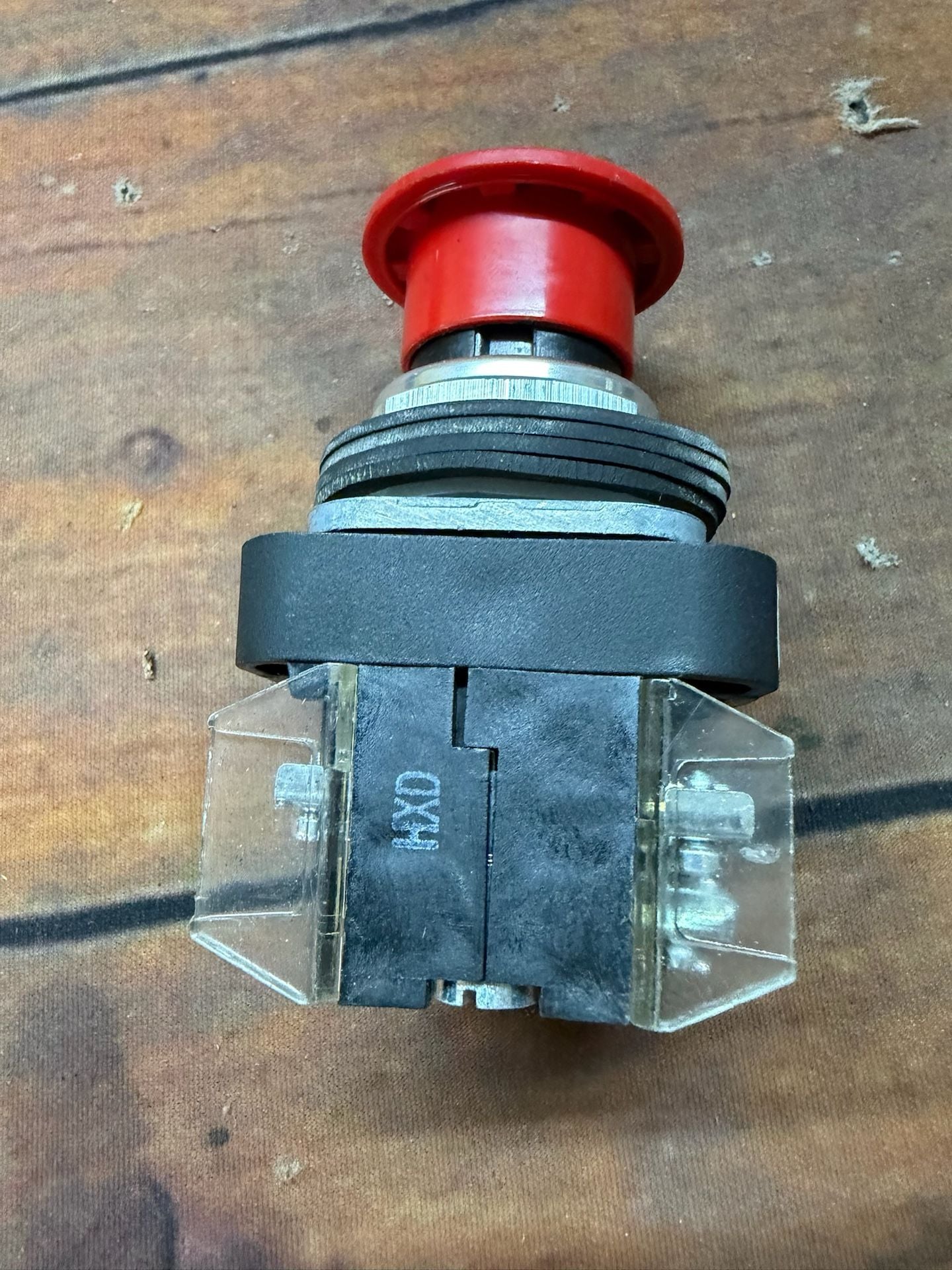 Allen-Bradley 800T-FX6D4 30mm Emergency Stop Push-Pull Switch 6
