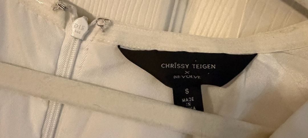 Chrissy Teigen X Revolve Tiered Midi Dress Size S White Floral Velvet 7